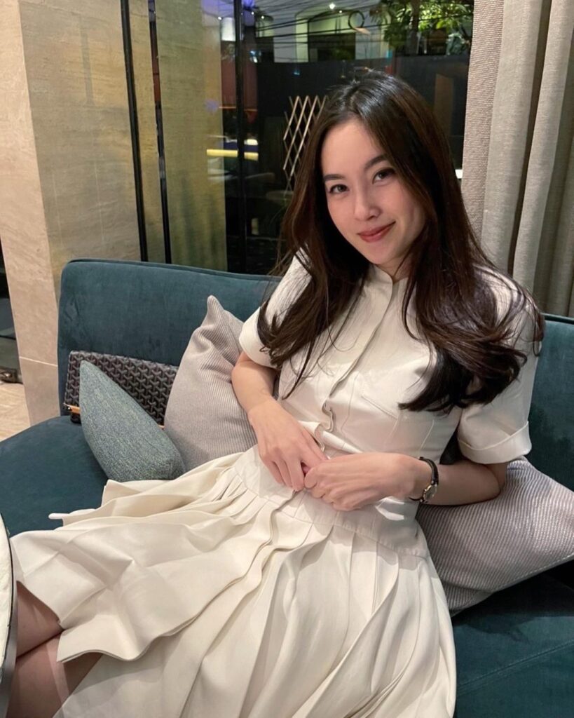 6 Fakta Memukau Royal Wedding Transgender Nong Poy dan Crazy Rich Thailand