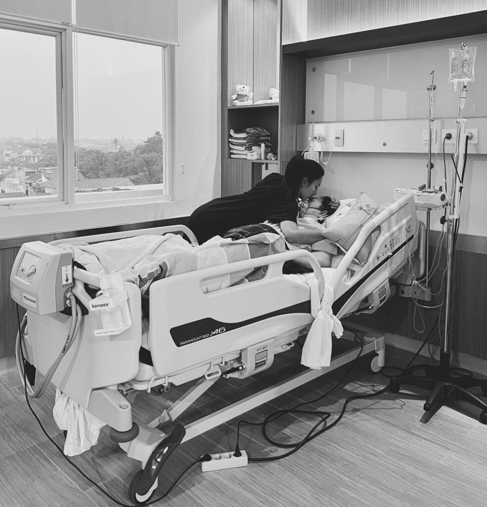 Ibunda Tyas Mirasih Meninggal, Tinggalkan Pesan Menyentuh Untuk Kekasih Putrinya