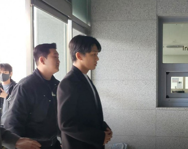 Yoo Ah In Akhirnya Muncul Di Tengah Investigasi Skandal Narkoba