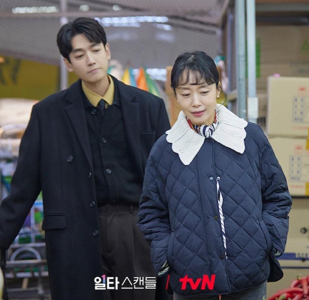 5 Rekomendasi Drakor Dibintangi Jung Kyung Ho Selain Crash Course in Romance