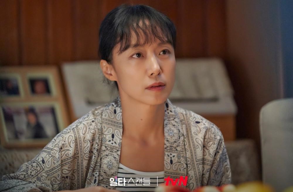 Crash Course in Romance Episode 5: Jeon Do Yeon & Jung Kyung Ho Terjebak Situasi Tak Terduga