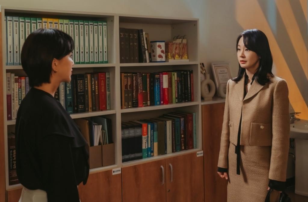 Sinopsis Doctor Cha Episode 10: Uhm Jung Hwa Beri Peringatan Pada Myung Se Bin