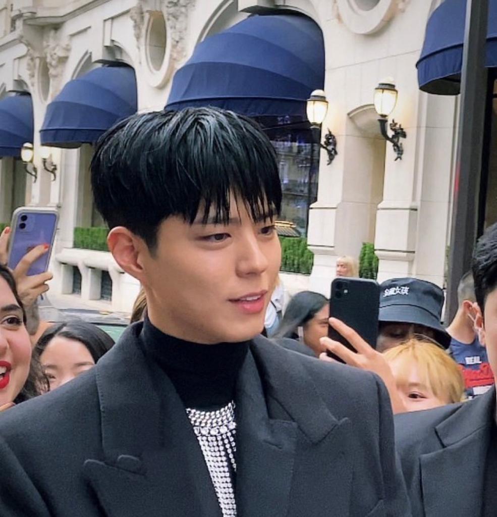 park bo gum in paris