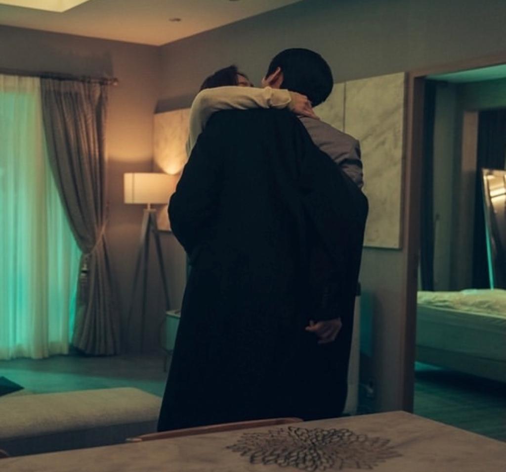 Sinopsis Red Balloon Episode 18: Seo Ji Hye Kembali Intim Dengan Lee Sang Woo